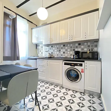Flat Close To Galata Tower Metro Appartamento