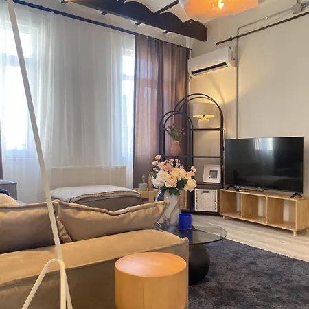 Flat Close To Galata Tower Metro